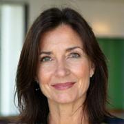 Retrato de Carmen López sonriente