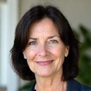 Retrato de la Dra. Elena Vidal sonriente